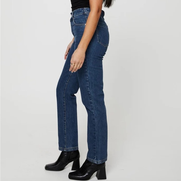 Princess Polly Gyoke Hi Rise Straight Leg Jeans Size 8 Dark Wash - Picture 4 of 15